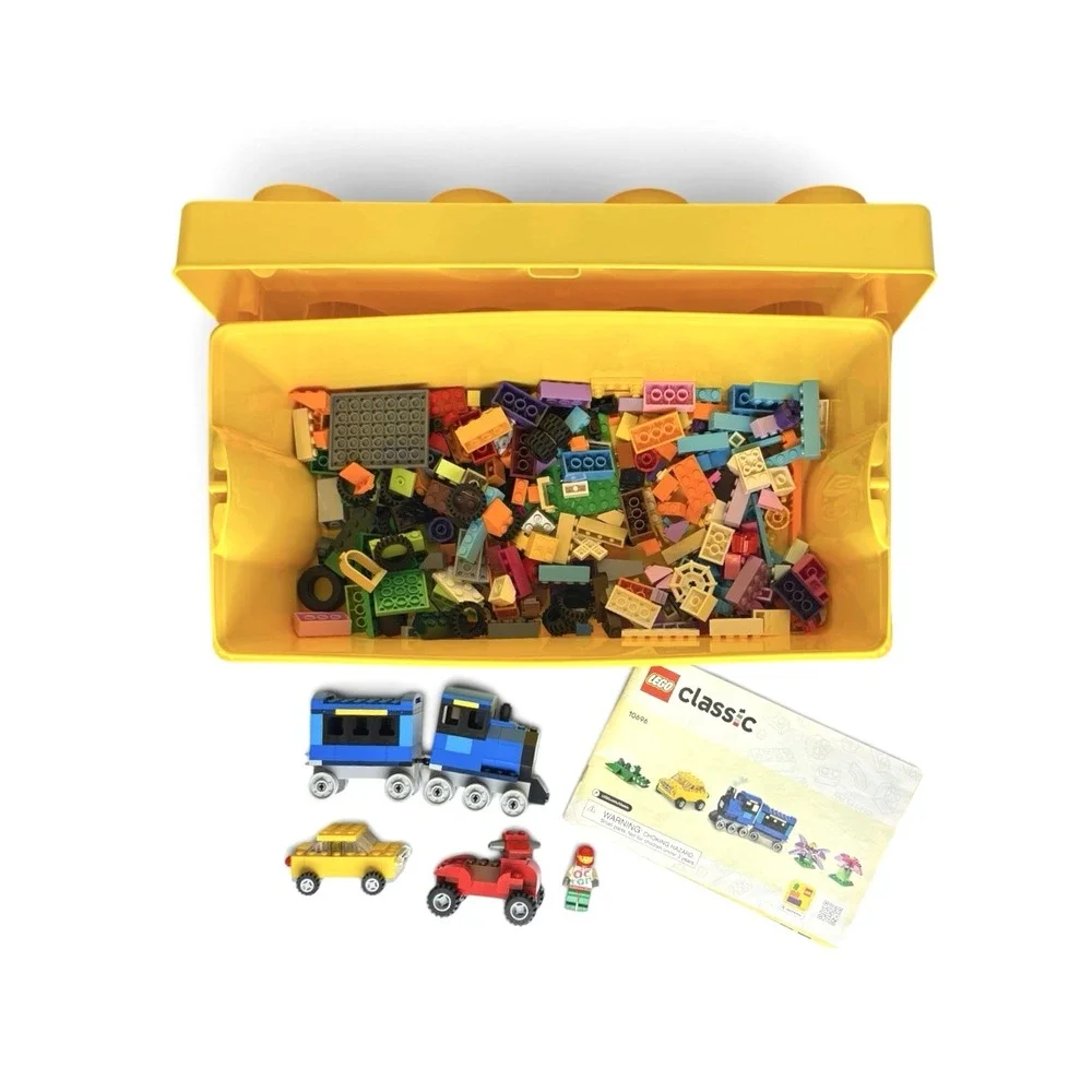 LEGO CLASSIC: Lego Medium Creative Brick Box (10696) with Legos